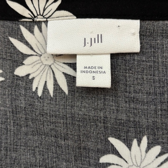 J. Jill Daisy Print Ruffle Hem Short Sleeve Midi Flowy Dress Small (No Belt) - Picture 9 of 11